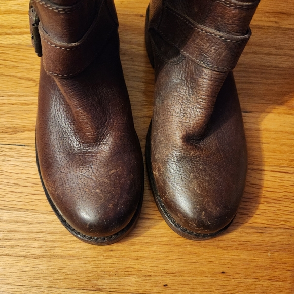 NWTB Frye Women's Veronica Short Distressed Boots Size 6 - Picture 16 of 17